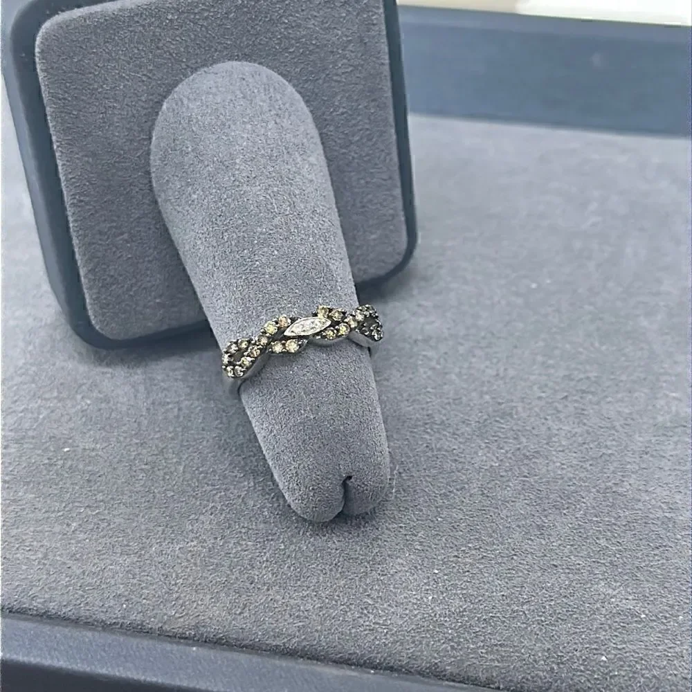 NEW! Levian 14K White Gold Infinity Ring Band Size 7 Chocolate & White Diamonds